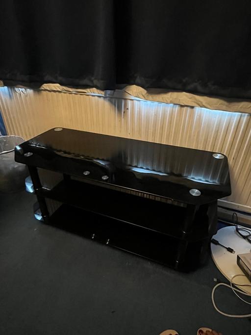 Buy & Sell Shepperton Spelthorne - Photos for Glass tv unit