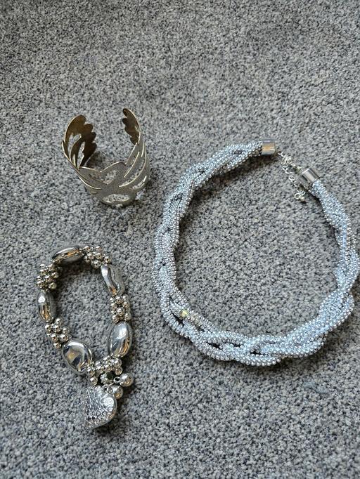 Buy & Sell Oldbury Sandwell - Photos for 3 silver costume jewellery items