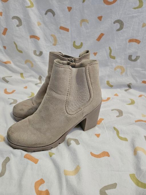 Buy & Sell Packmoor Stoke-on-Trent - Photos for Girls Boots Size 6