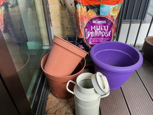 Buy & Sell Chinatown Central London - Photos for Plant pots & compost