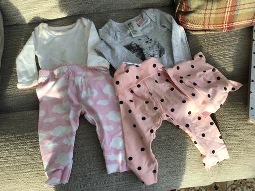 Buy & Sell Essington Wolverhampton - Photos for Baby girls clothes bundle 0-3 months BN