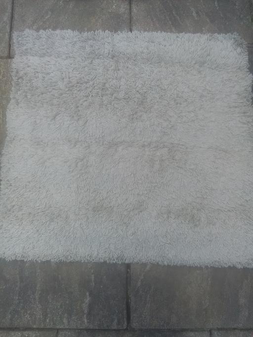 Buy & Sell Streetly Walsall - Photos for TWO SMALL RUGS BOTH THE SAME SIZE