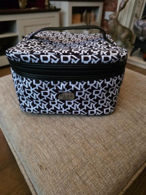 Buy & Sell Holly Hall Dudley - Photos for DKNY MAKE UP BAG
