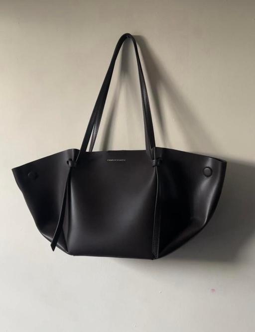Buy & Sell Surbiton Kingston upon Thames - Photos for Charles and Keith Calla bag - Large