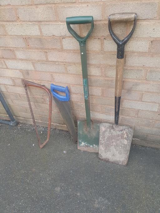 Buy & Sell Pensnett Dudley - Photos for 2 Spades & 2 Wood Saws , Decent Condition,