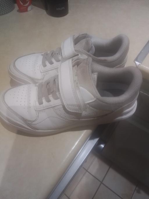 Buy & Sell Streetly Walsall - Photos for GIRLS WHITE DECATHLON TRAINERS
