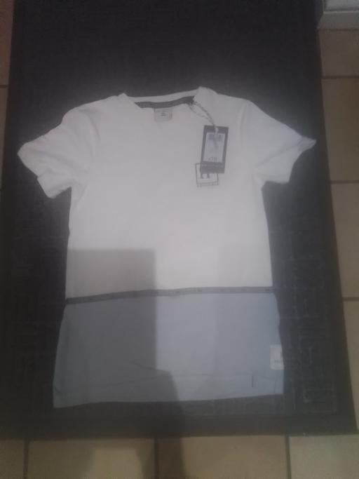 Buy & Sell Streetly Walsall - Photos for BRAND NEW WITH TAG HOLYFIELD TEE SHIRT
