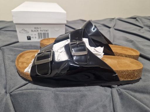 Buy & Sell Scholes Rotherham - Photos for Black New Patent ladies flats