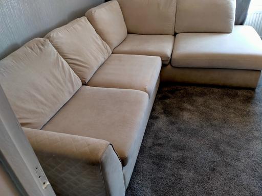 Buy & Sell Ruxley South East London - Photos for Cream DFS sofa.