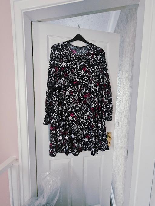 Buy & Sell Newton Doncaster - Photos for Patterned dress, generous size 16.