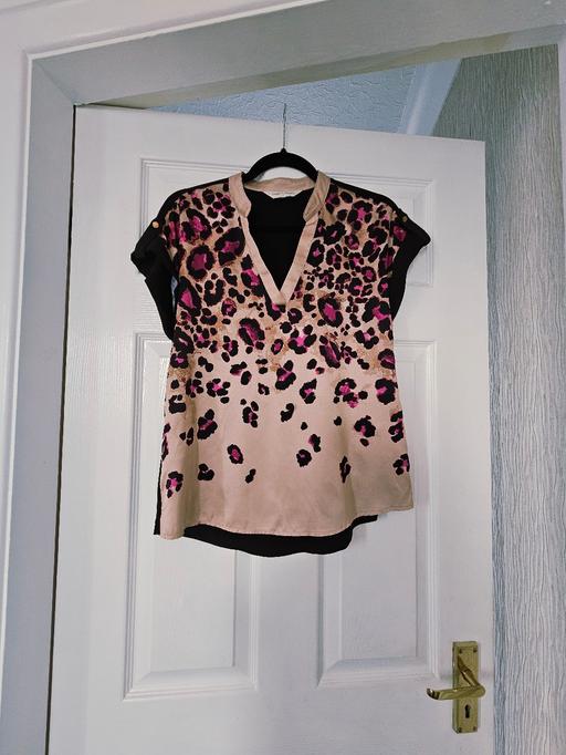Buy & Sell Newton Doncaster - Photos for Lipsy satin style top, size 12..like new.