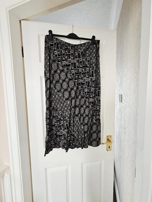 Buy & Sell Newton Doncaster - Photos for M&S summer skirt, size 18