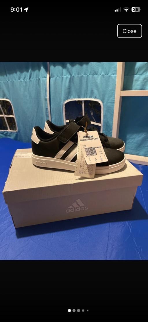 Buy & Sell Rowley Village Sandwell - Photos for Boys adidas grand court trainers size 1