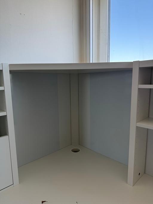 Buy & Sell White City West London - Photos for White desk with shelves & built in whiteboard
