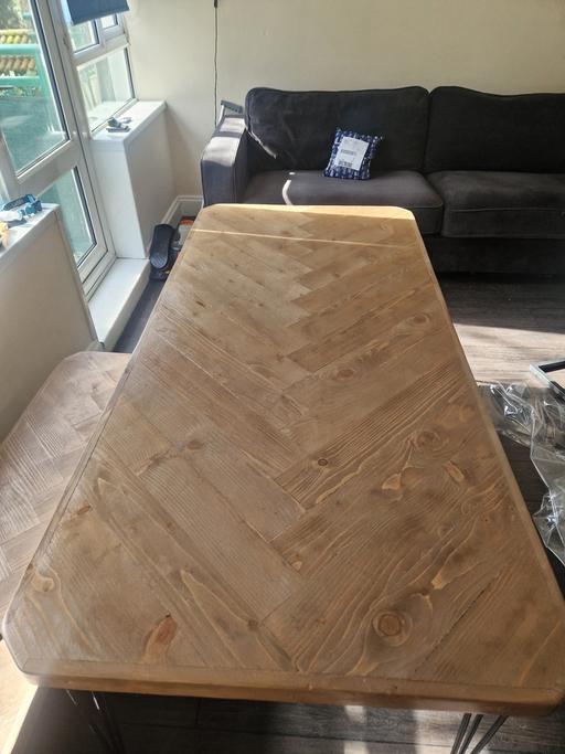 Buy & Sell Snaresbrook East London - Photos for Wooden table and bench