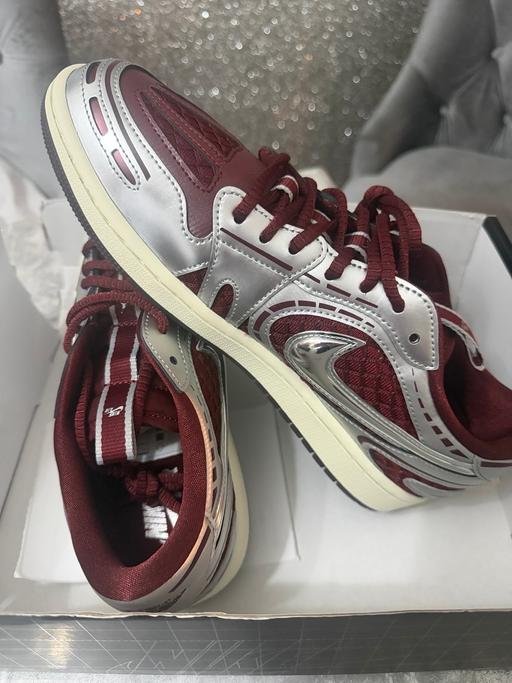 Buy & Sell Knowsley Business Park Knowsley - Photos for Nike Jordan trainers size 8 genuine