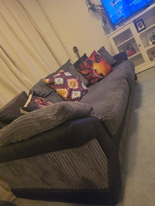 Buy & Sell Woodside South East London - Photos for sofa's - 2 seater and 3 seater.