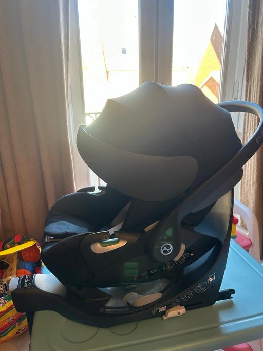 Buy & Sell Weston North Hertfordshire - Photos for Cybex baby car seat with isofix