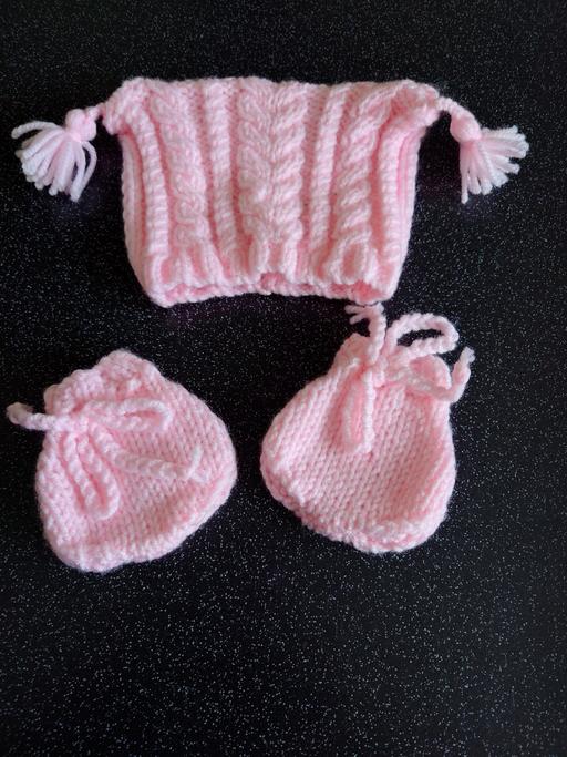 Buy & Sell Woodthorpe Charnwood - Photos for Baby girls pink knitted hat and mittens set