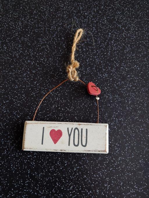 Buy & Sell Woodthorpe Charnwood - Photos for Small love hanging plaque