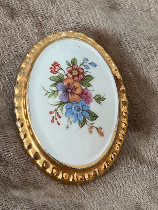 Buy & Sell Ovingdean Brighton - Photos for Beautiful vintage phildale bone china brooch