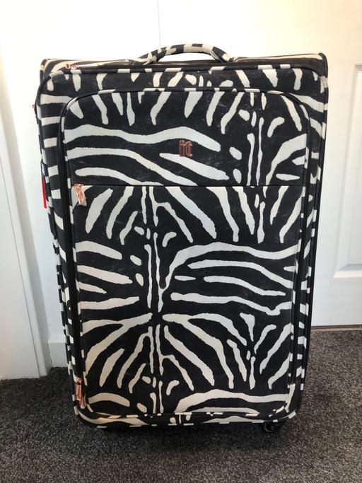 Buy & Sell Rainstorth Rotherham - Photos for It suitcase large