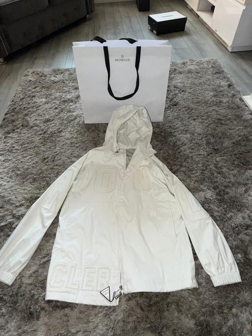 Buy & Sell Great Bridge Sandwell - Photos for White Moncler Windbreaker