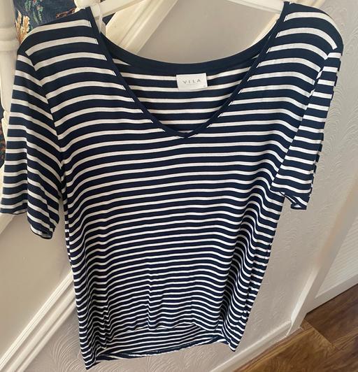 Buy & Sell Camp Hill Birmingham - Photos for V neck T-shirt size medium