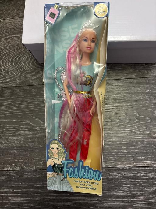 Buy & Sell Woodsetton Dudley - Photos for New doll