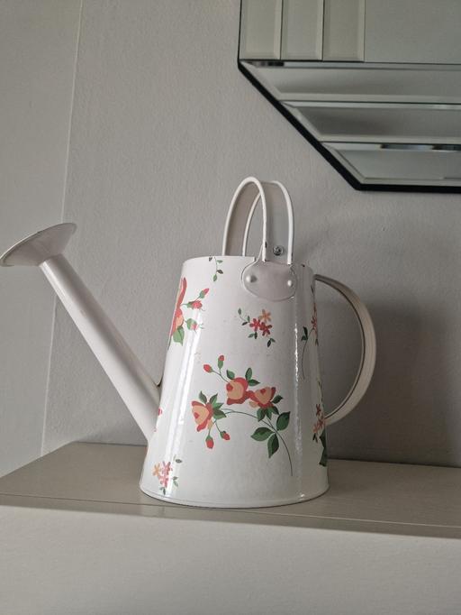 Buy & Sell Scholes Rotherham - Photos for Tin watering can