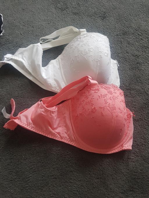 Buy & Sell Longley Sheffield - Photos for 2 ladies bras 42DD