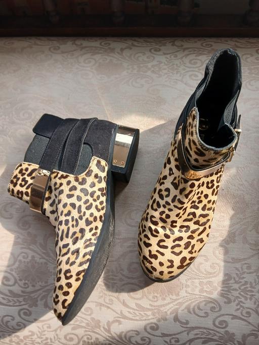 Buy & Sell Oxley Wolverhampton - Photos for river island ladies boots wore once new condi
