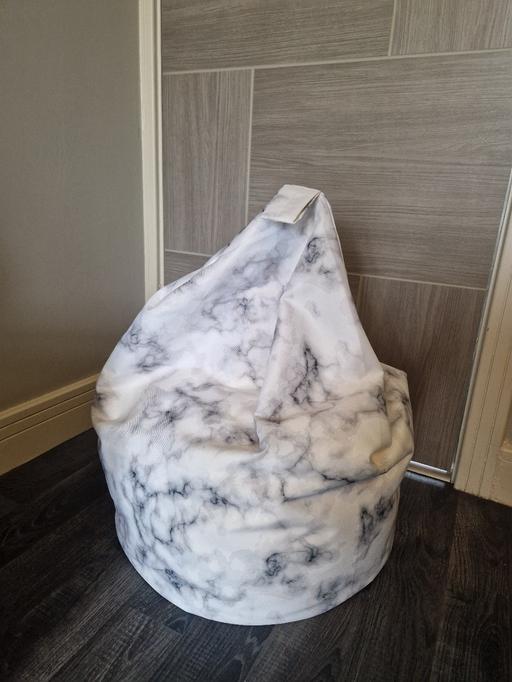 Buy & Sell Scholes Rotherham - Photos for New TK Max grey & white bean bag