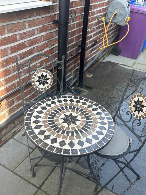 Buy & Sell Childwall Liverpool - Photos for Lovely cast iron bistro set RRP