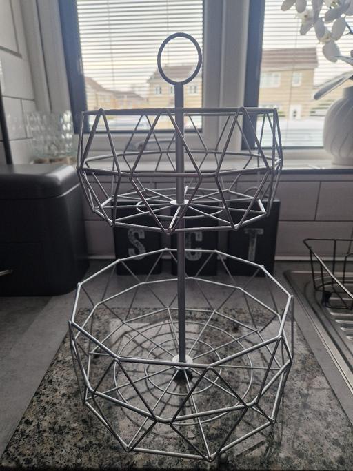 Buy & Sell Scholes Rotherham - Photos for A silver metal fruit /veg 2 tier L basket