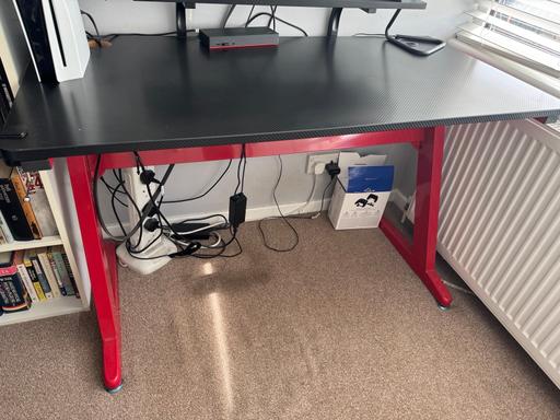 Buy & Sell Shepperton Spelthorne - Photos for Gaming desk