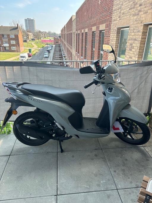 Vehicles Covent Garden Central London - Photos for Honda NSC110 2025