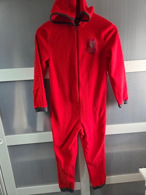 Buy & Sell Weston Point Halton - Photos for Age 9-10 LFC fleece onesie