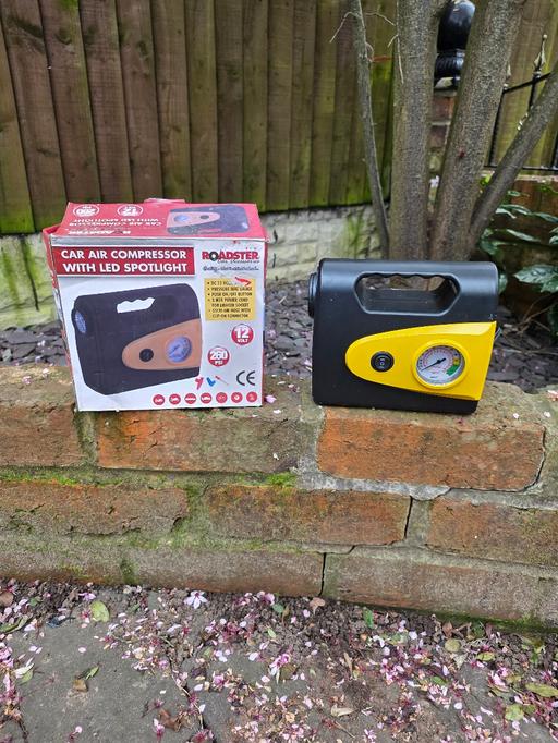 Vehicles Holly Hall Dudley - Photos for ROADSTER CAR AIR COMPRESSOR WITH LIGHT