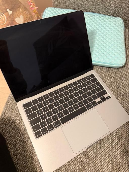 Buy & Sell Willenhall Walsall - Photos for Apple Mac Book air 13.6 2025 M4 256GB SSD S