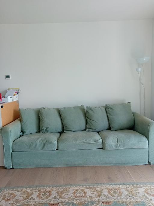 Buy & Sell Waterloo Central London - Photos for 4 Seater Green Couch