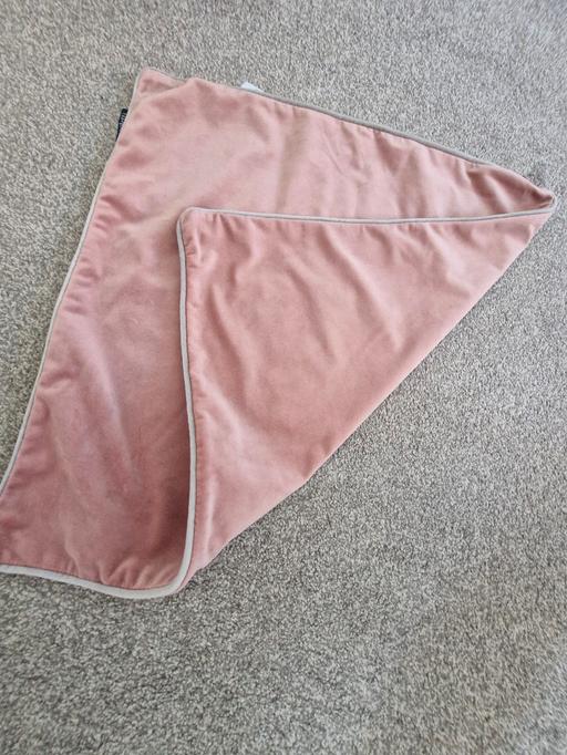 Buy & Sell North Anston Rotherham - Photos for 4 LARGE VELVET CUSHION COVERS WITH GREY EDGES