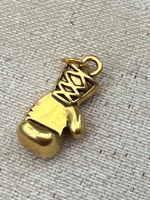 Buy & Sell Ovingdean Brighton - Photos for Boxing glove pendant