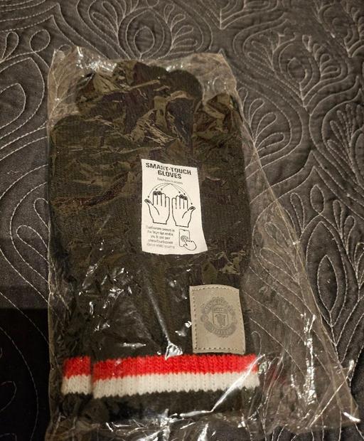 Buy & Sell Bradmore Wolverhampton - Photos for NEW Man Utd smart touch gloves