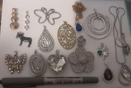 Buy & Sell Thatto Heath Saint Helens - Photos for 15 costume jewellery gemstone pendants