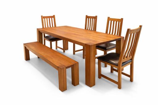 Buy & Sell Gerrards Cross Buckinghamshire - Photos for Solid Oak Dining Table