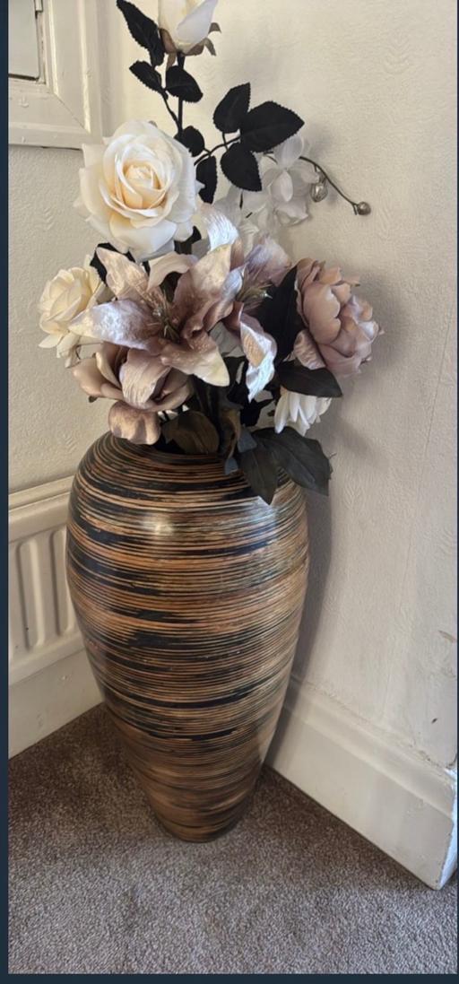 Buy & Sell Royton Oldham - Photos for Artificial flowers and vase