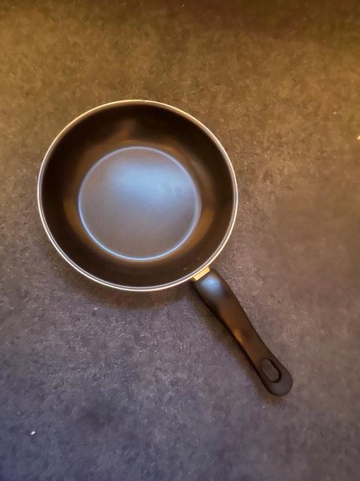 Buy & Sell Dubmire Industrial Estate Sunderland - Photos for Small non stick frying pan