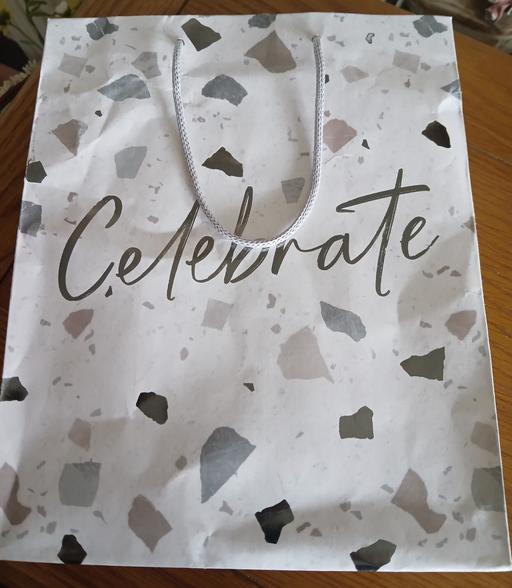 Buy & Sell Beeston Broxtowe - Photos for Gift bag)