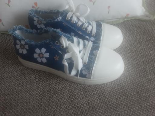 Buy & Sell Bolton-Upon-Dearne Barnsley - Photos for ladies size 5 new pumps /trainers